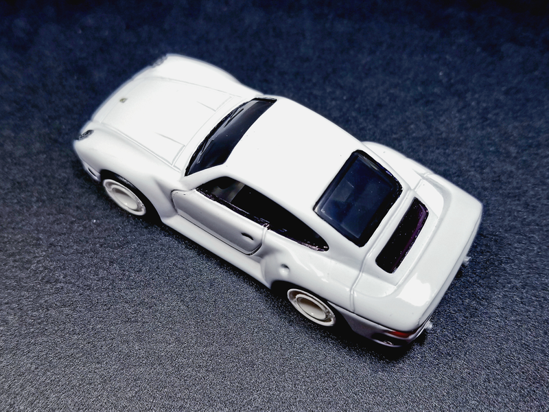Illustration for article titled Stuttgart Sunday: Custom Porsche 959